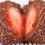 Brigadeiro com morango R$3,20